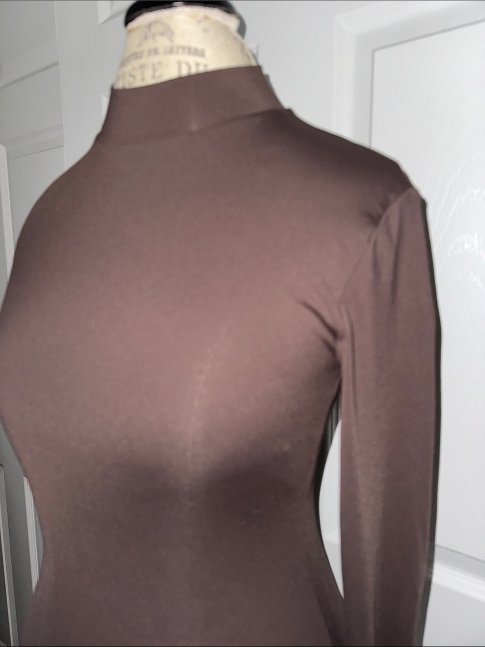 Babaton Dark Chocolate Brown Mock Neck Long Sleeve Top size Medium.
